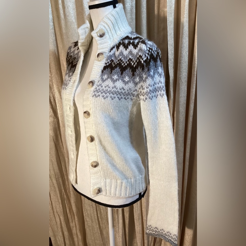 Decree open front cardigan buttons. S